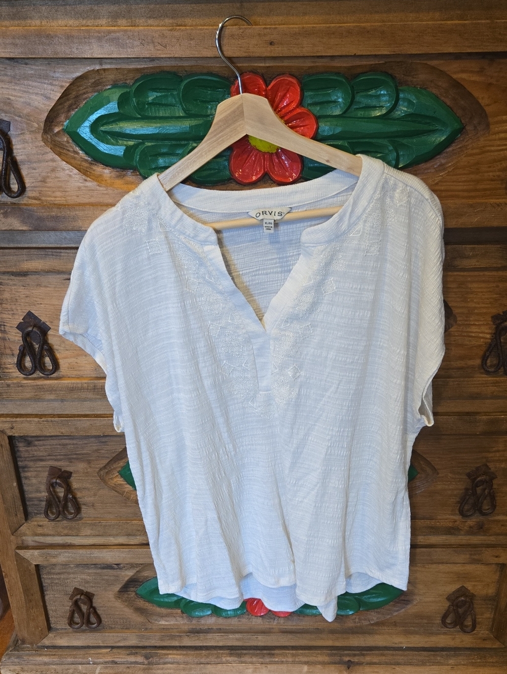 Orvis Off-White Textured Split V-Neck Short Sleeve Top